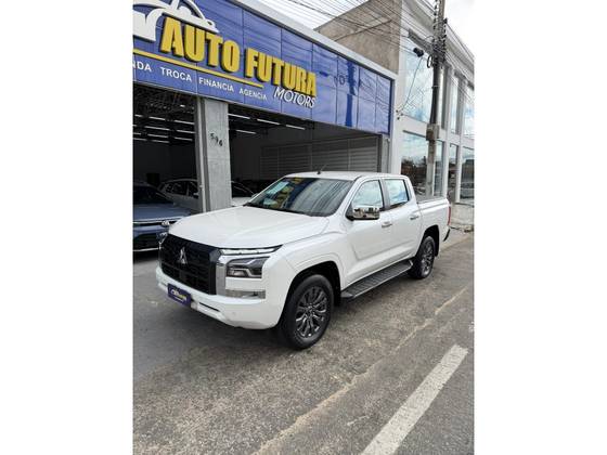 MITSUBISHI TRITON 2.4 BITURBO DIESEL CD HPE-S 4X4 AUTOMÁTICO